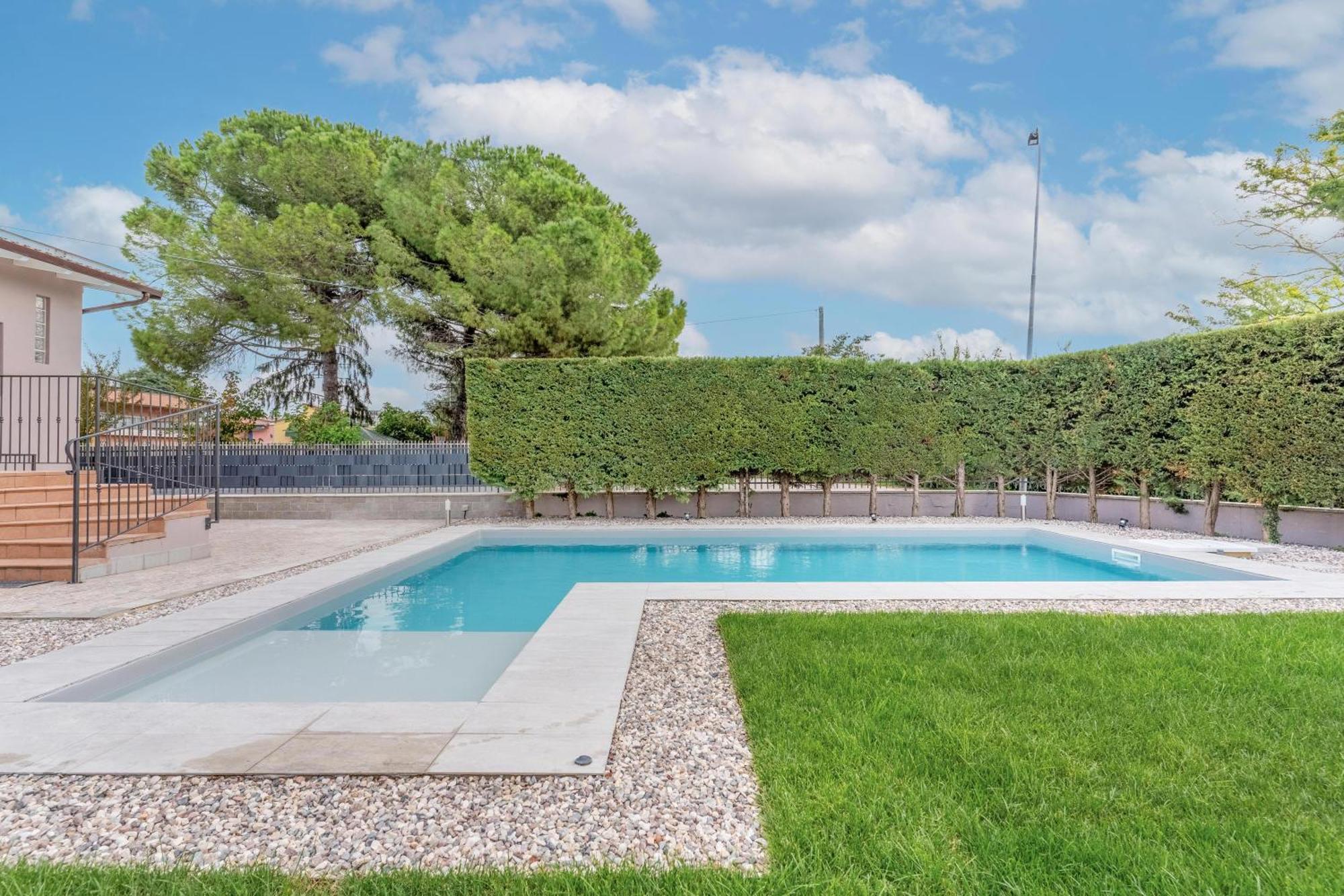 -Free Pool And Parking- Garda House Apartments Castelnuovo del Garda Bagian luar foto