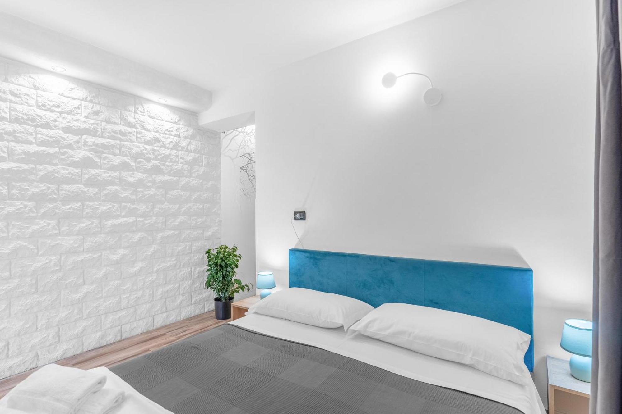 -Free Pool And Parking- Garda House Apartments Castelnuovo del Garda Bagian luar foto