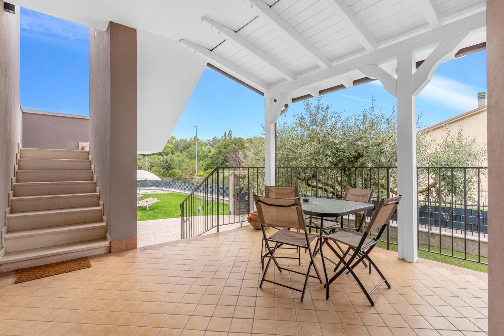 -Free Pool And Parking- Garda House Apartments Castelnuovo del Garda Bagian luar foto