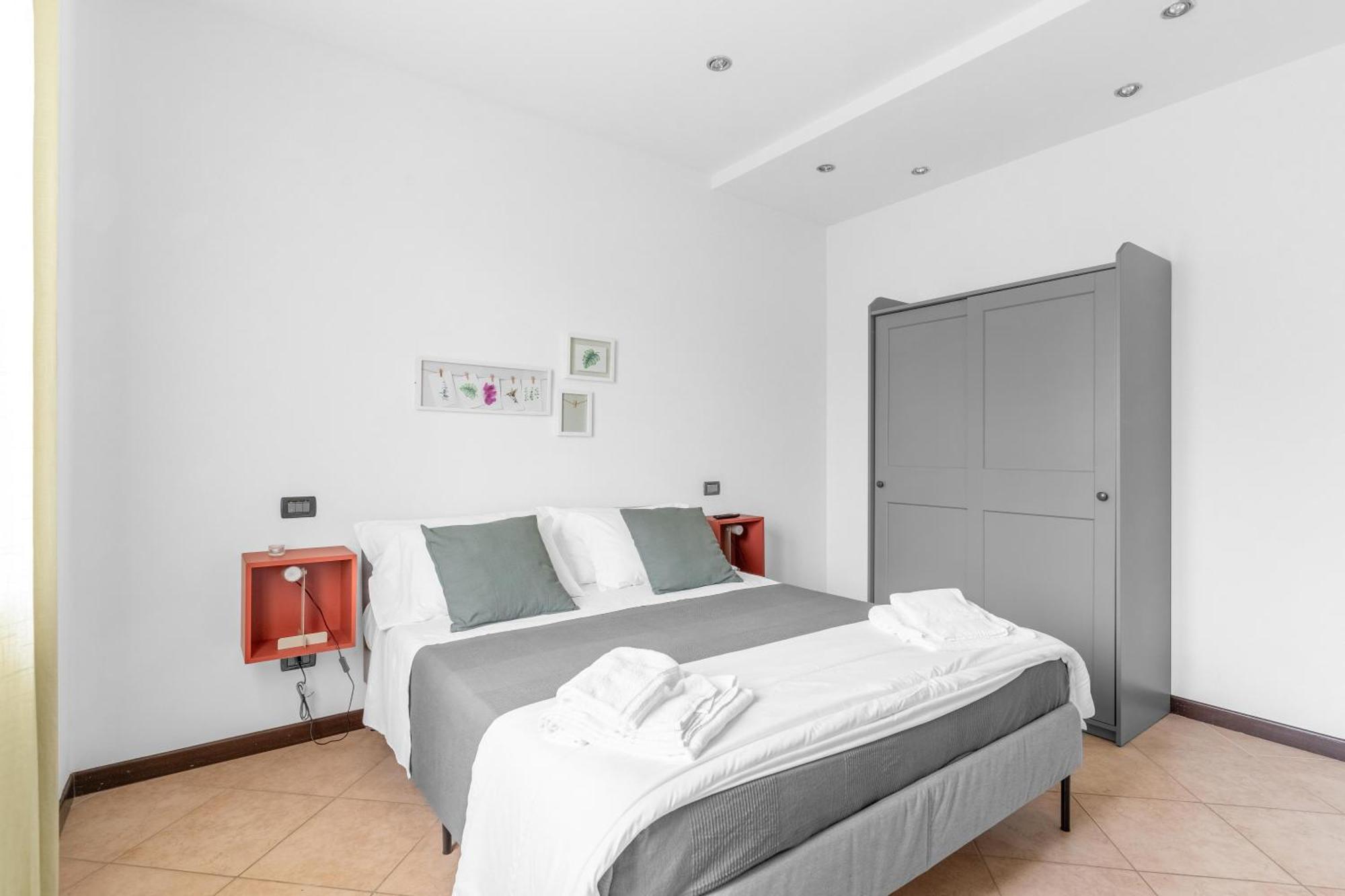 -Free Pool And Parking- Garda House Apartments Castelnuovo del Garda Bagian luar foto