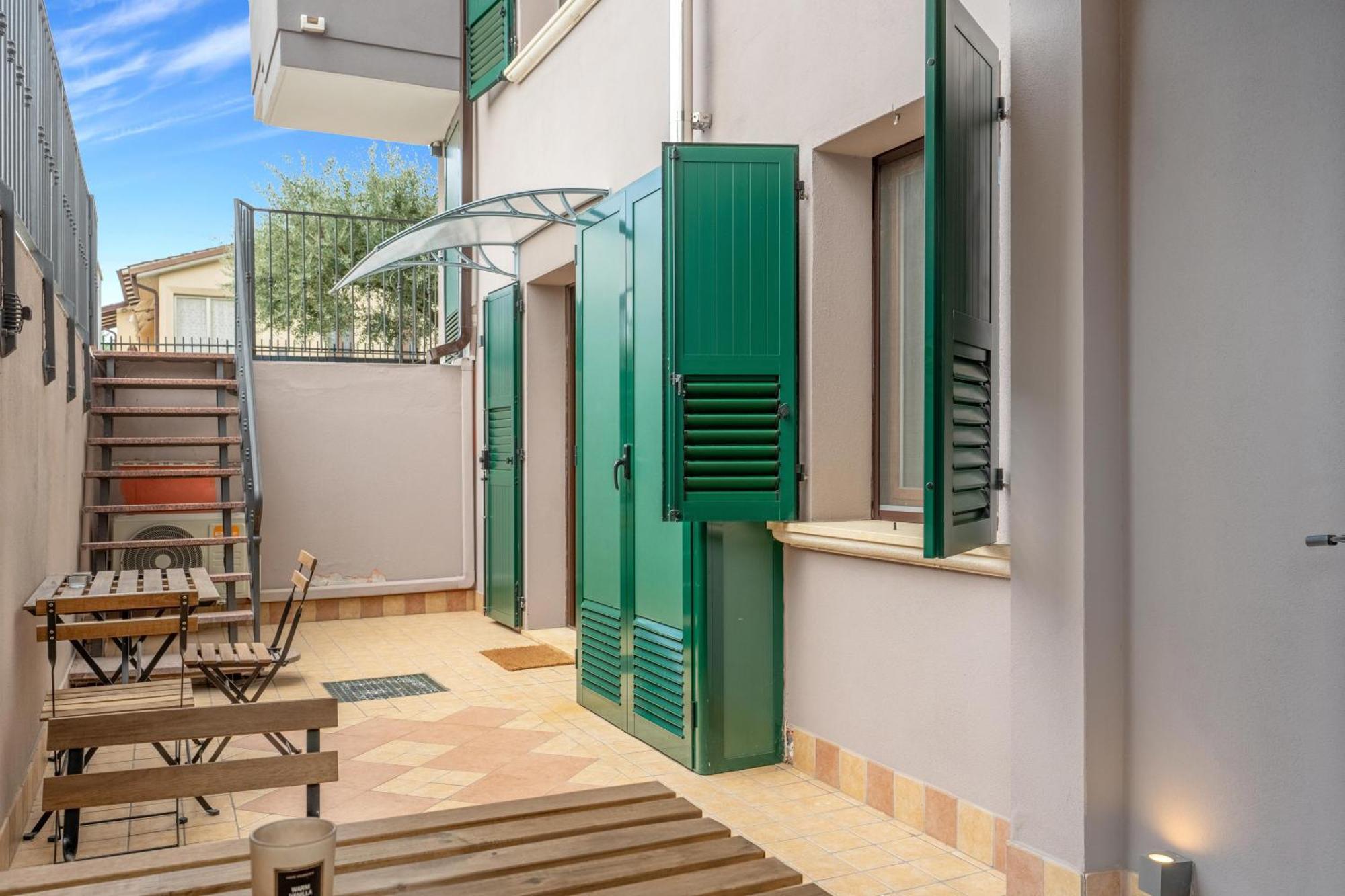 -Free Pool And Parking- Garda House Apartments Castelnuovo del Garda Bagian luar foto