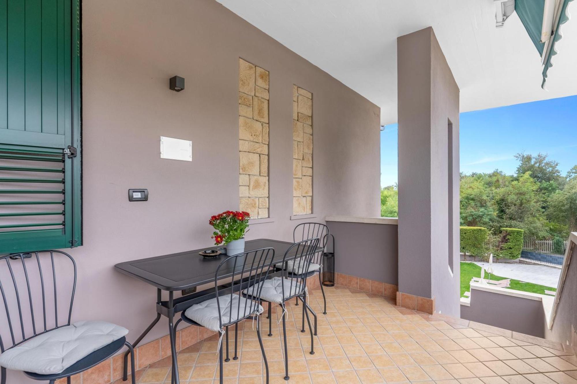 -Free Pool And Parking- Garda House Apartments Castelnuovo del Garda Bagian luar foto