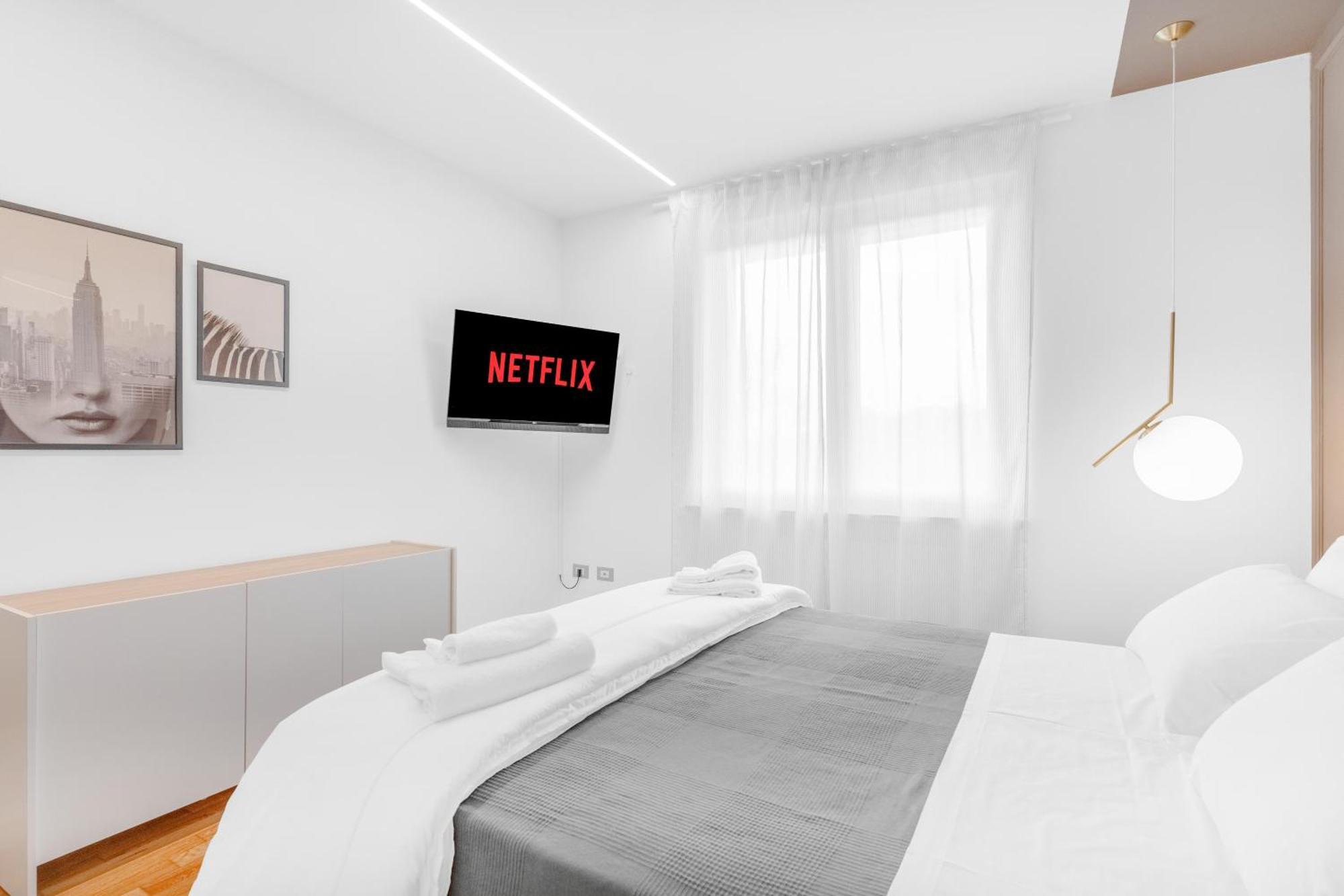 -Free Pool And Parking- Garda House Apartments Castelnuovo del Garda Bagian luar foto