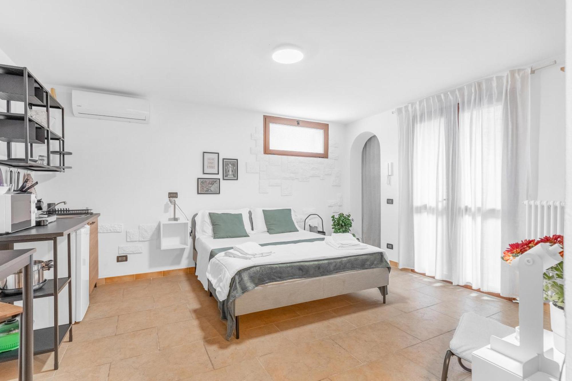 -Free Pool And Parking- Garda House Apartments Castelnuovo del Garda Bagian luar foto